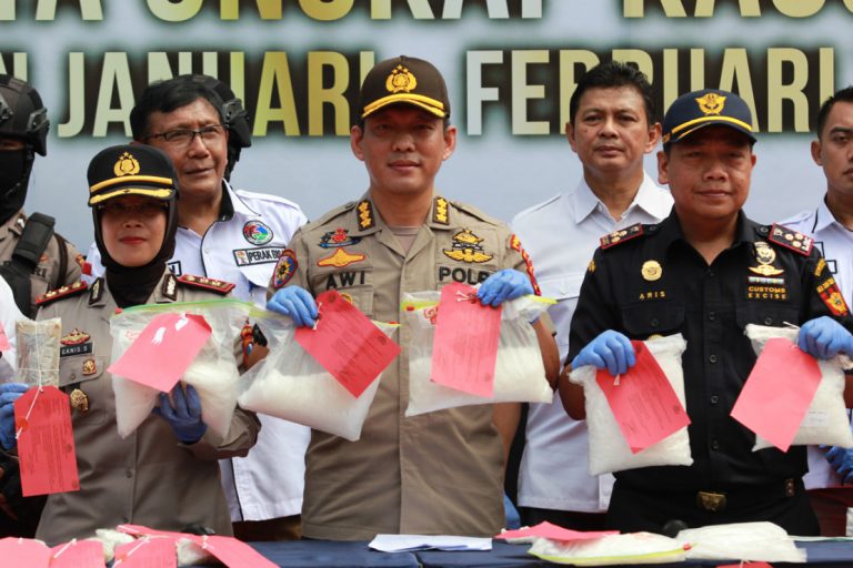 Polres_Pelabuhan_Tanjung_Perak_Surabaya_Sita_30Kg_Sabu_2.jpg