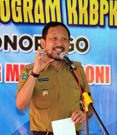ipong-bupati-ponorogo.jpg