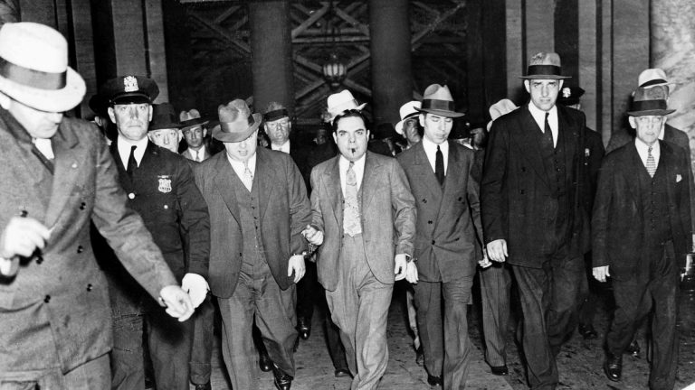mafia-in-the-united-states-gettyimages-89857292.jpg
